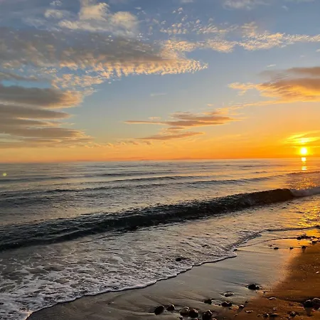 Bahia De Beachfront 2 Bedroom Apartmán Marbella