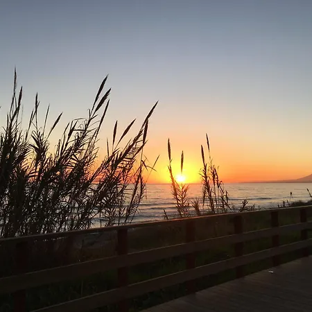 Bahia De Beachfront 2 Bedroom マルベーリャ