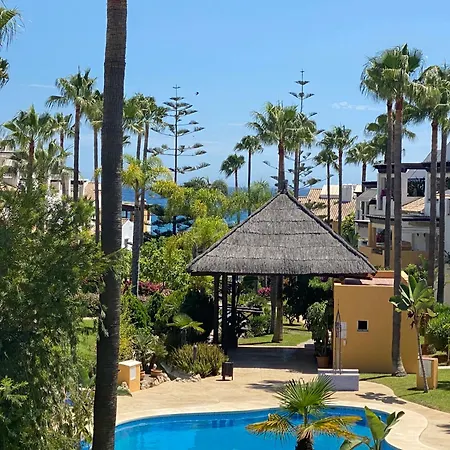 Bahia De Beachfront 2 Bedroom Марбелья