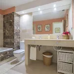Bahía De Beachfront 2 Bedroom * Marbella